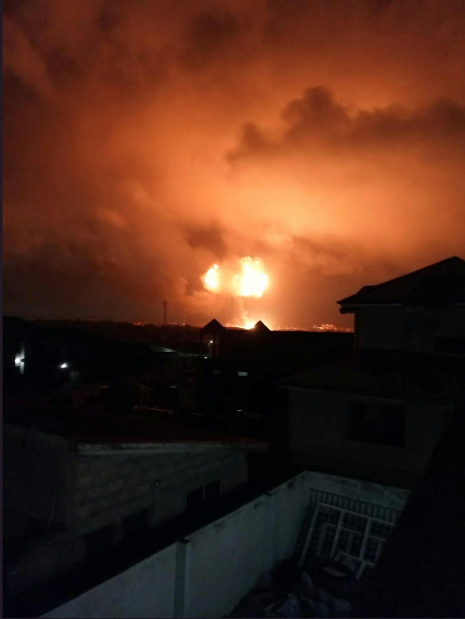 Eine riesige Gasexplosion hat Ghanas Hauptstadt Accra erschüttert. Sechs Menschen starben, Tausende flohen in Panik
