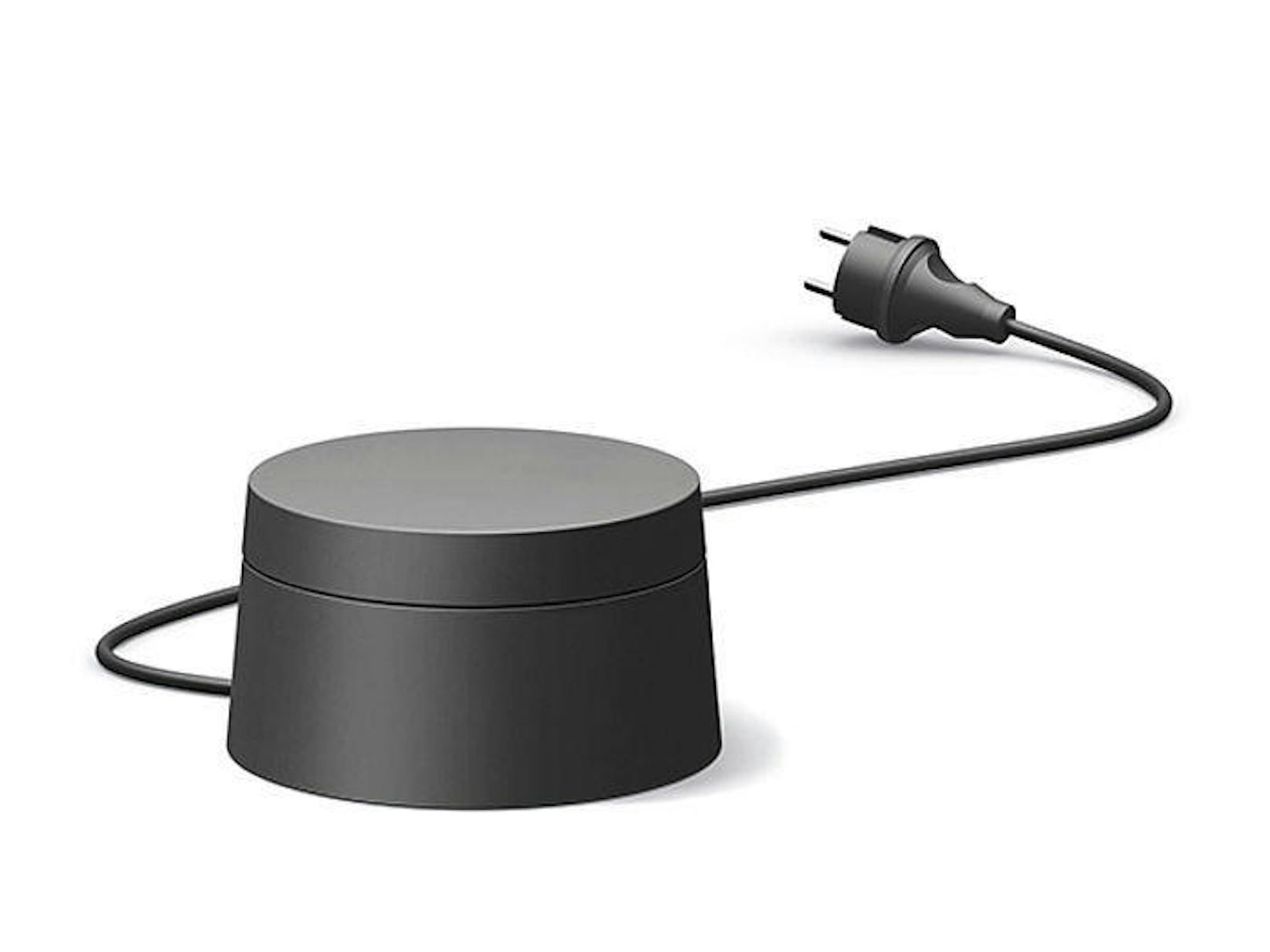 Was ist die kleine schwarze Box namens WiFi Outdoor überhaupt? Es handelt sich um dLAN-zu-WLAN-Adapter, der über ein fünf Meter langes Stromkabel versorgt wird und für das WLAN das 2,4-GHz-Band nutzt.