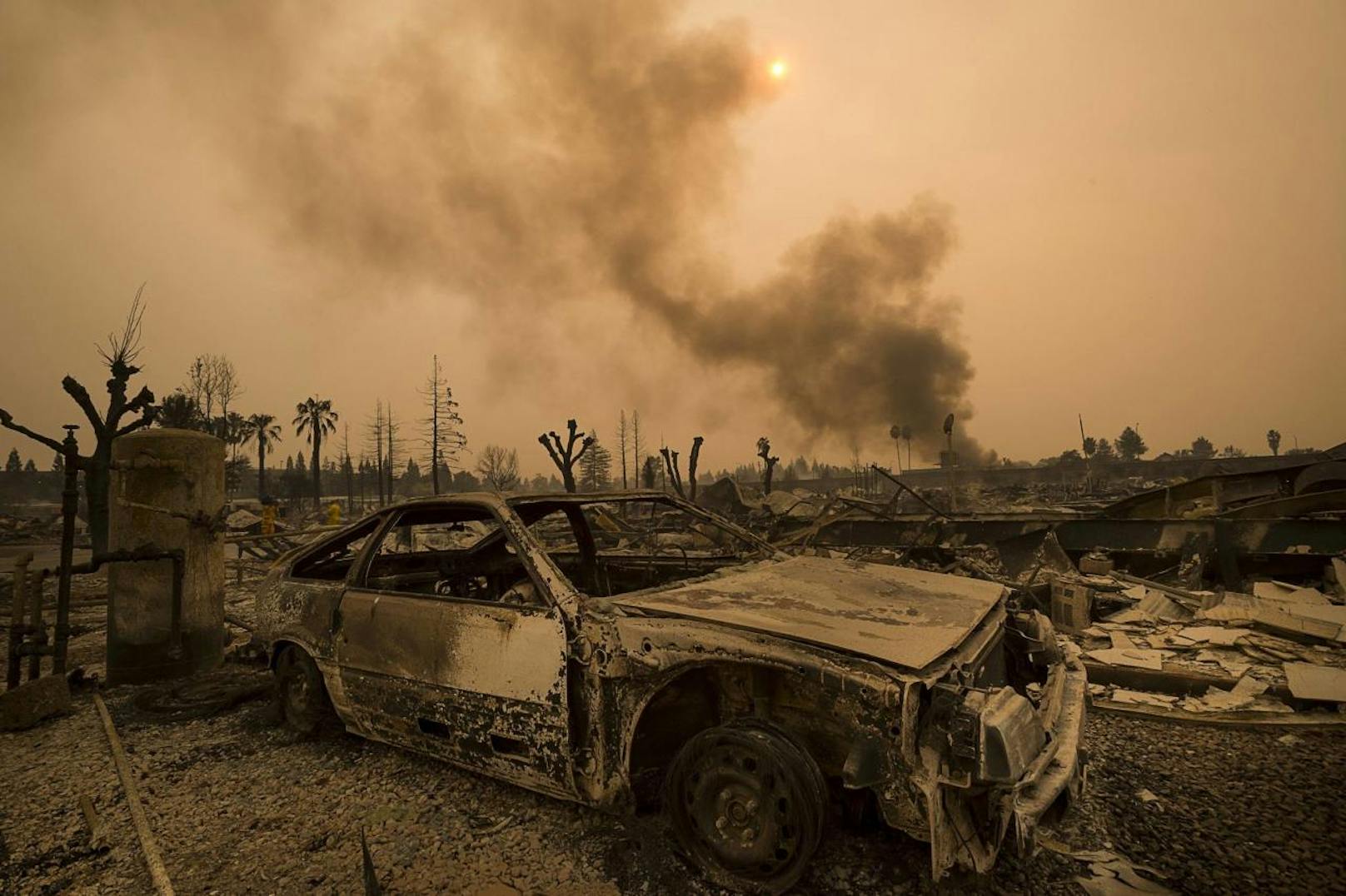 Waldbrände in Kalifornien fordern zahlreiche Menschenleben. Hunderte Häuser wurden zerstört.