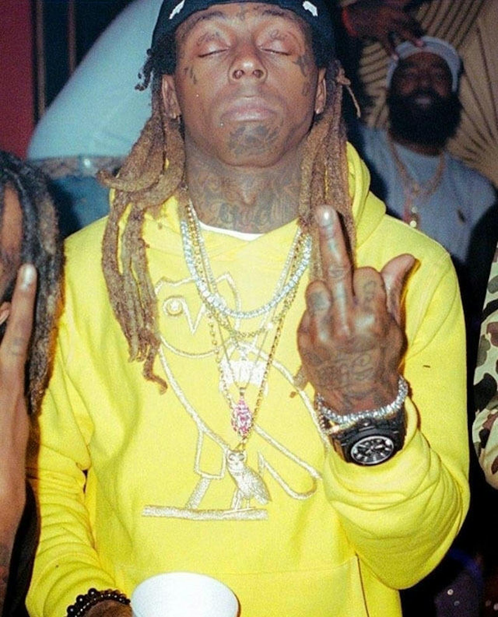 ...Lil Wayne, der 135 Songs in den Charts gehabt hat.