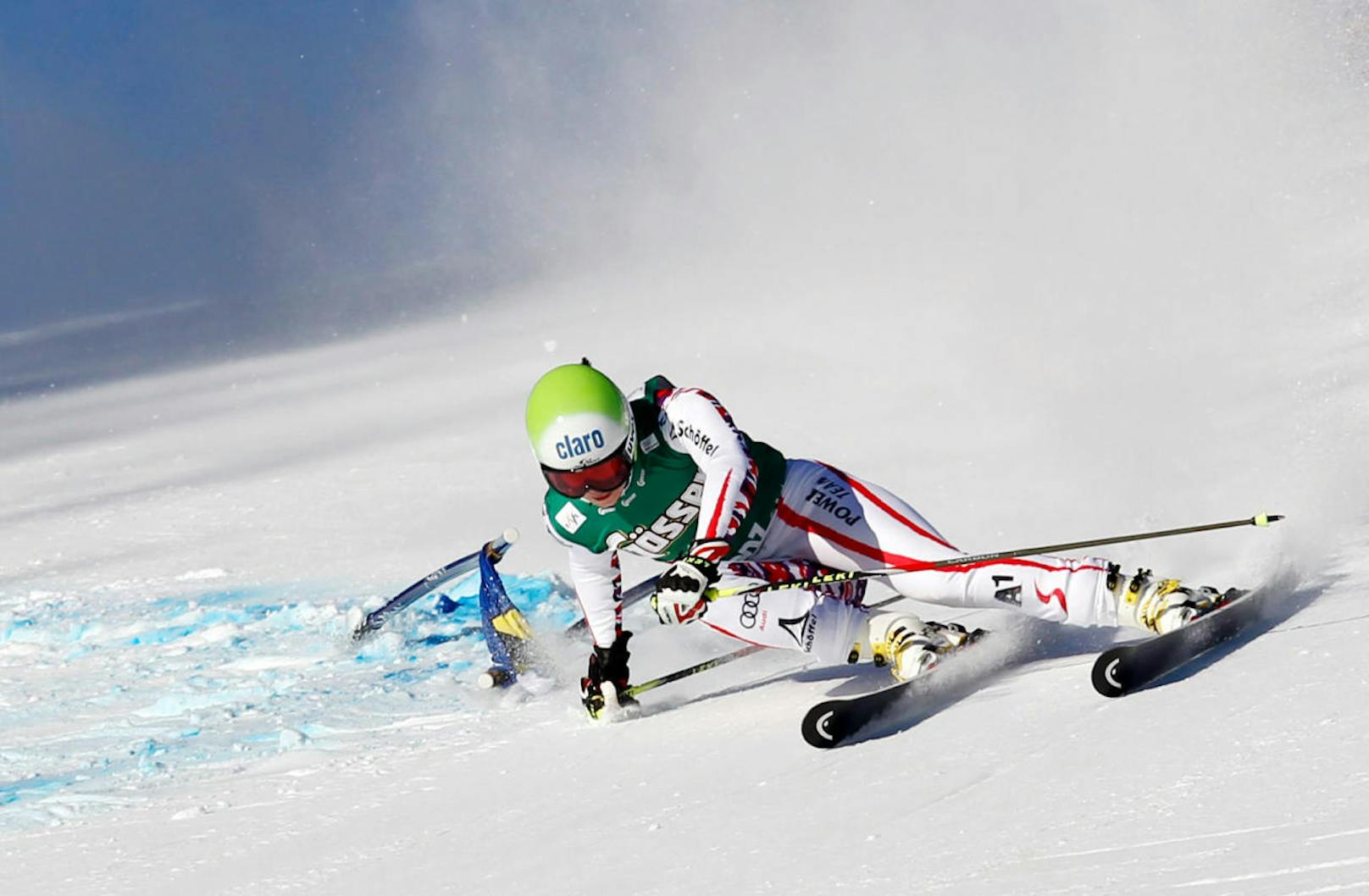Endlich gelang auch im Weltcup der erste Sieg! Am 28. Dezember 2011 carvte Fenninger in Lienz im Riesentorlauf auf Rang eins. Stark: Sie beendete das Jahr im Gesamtweltcup auf Rang fünf.
