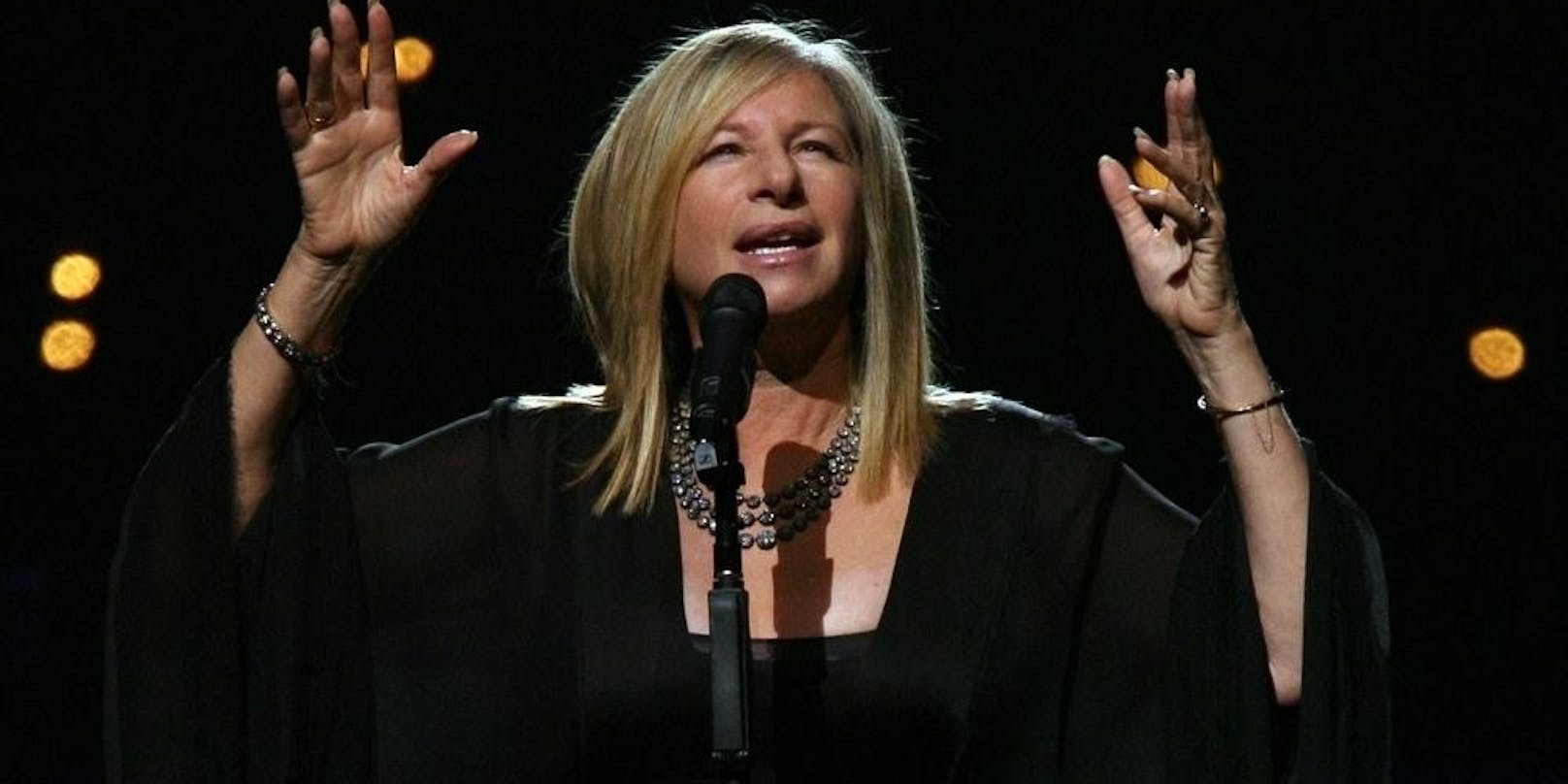 Die Sängerin<strong> Barbra Streisand</strong> hat sich an den Spenden für Gianna Floyd beteiligt und der Tochter von George Floyd ein besonders wertvolles Paket geschenk.