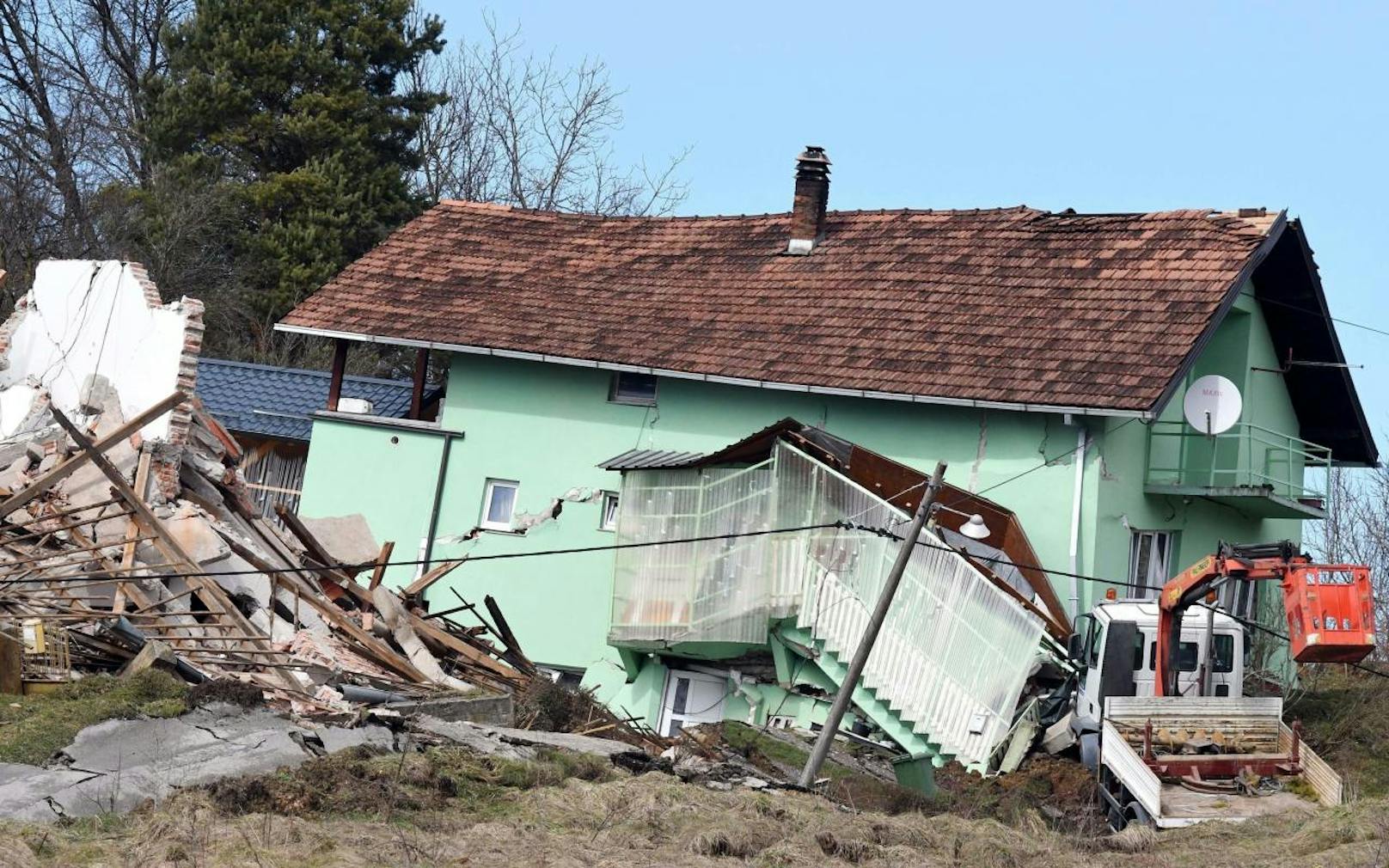Manche Häuser fielen einem Erdrutsch zum Opfer.