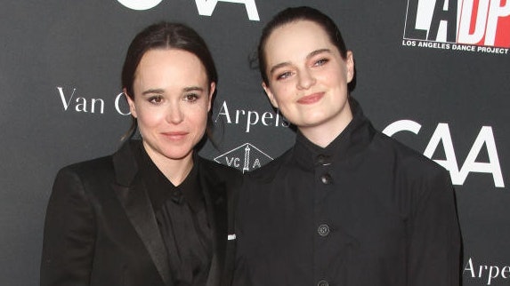 Ellen Page und Emma Portner am 7. Oktober bei der Dance Project Gala in Los Angeles. 