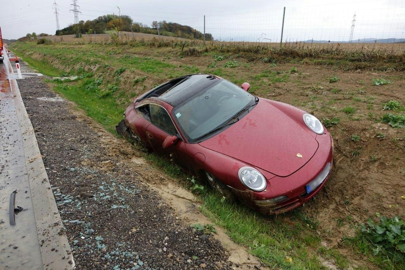 Der Porschelenker verlor die Kontrolle über den Wagen.