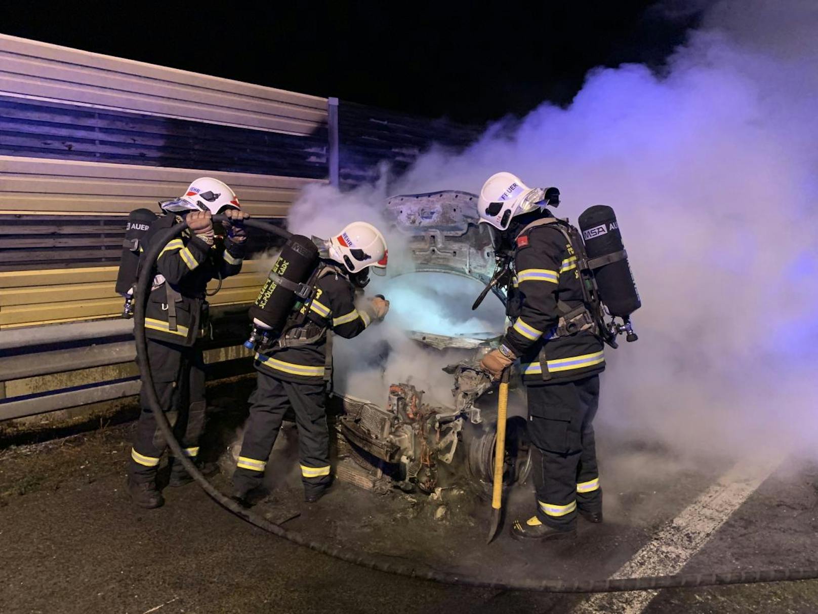 Spektakuläre Bilder: Feuerwehr St. Pölten musste löschen