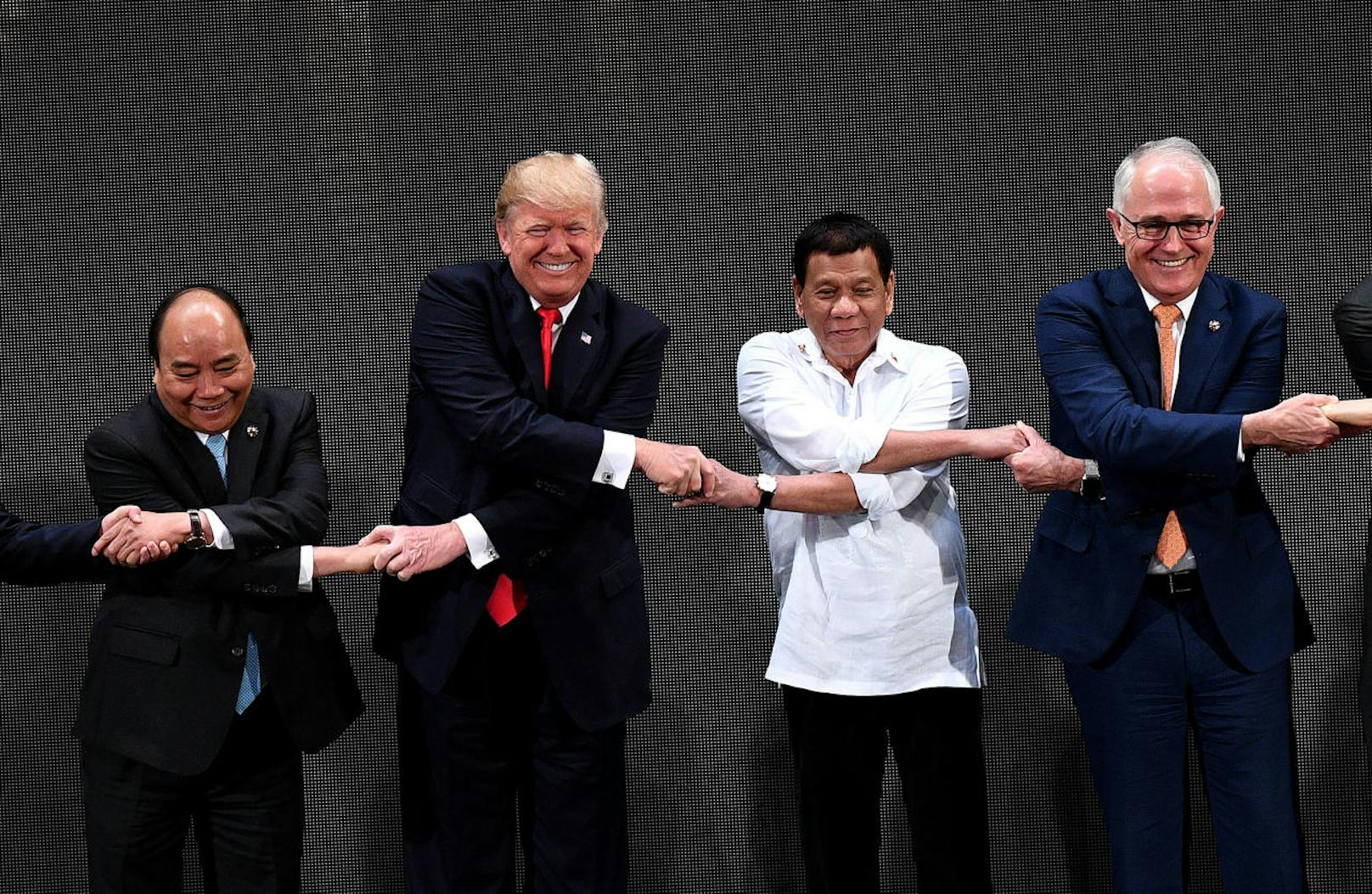 Am Sonntag besuchte US-Präsident Donald Trump seinen Amtskollegen Rodrigo Duterte in Manila (Philippinen).