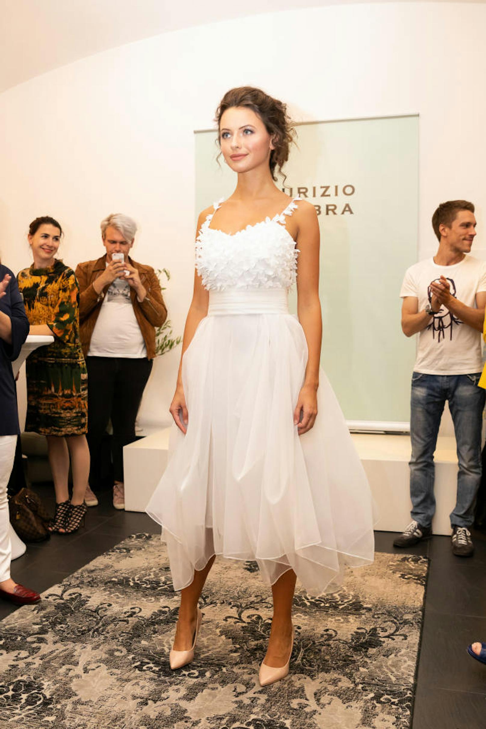 Beschwingt: Kleid aus der neuen Hochzeitskollektion von Maurizio Giambra