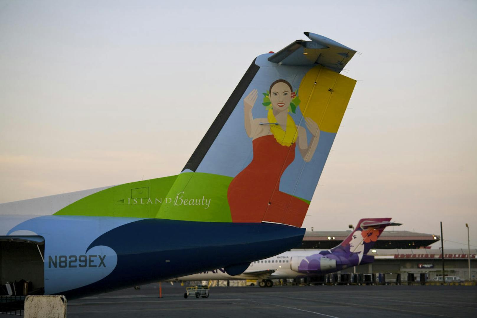 <b>Platz 3:</b> Die <b>Hawaiian Airlines</b> sind nicht nur farbenfroh, sondern auch pünktlich bei einer Rate von<b> 87, 24 Prozent</b>.