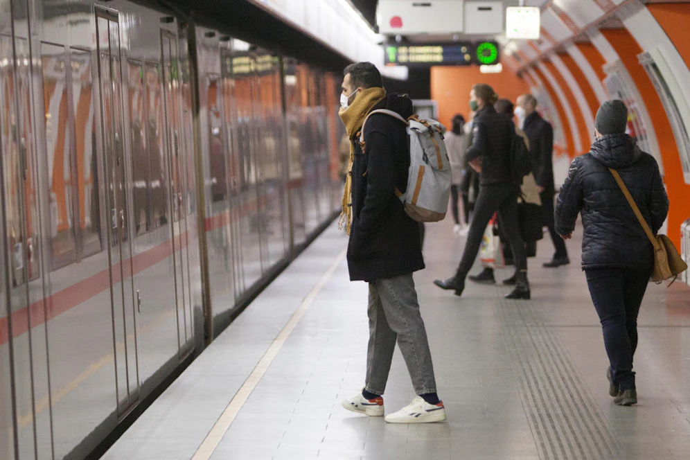 <b>22.04.2020: Wiener Linien gehen nun gegen Masken-Rebellen vor</b> Eine Änderung der Beförderungsbedingungen macht es möglich: Ab sofort können die Wiener Linien Fahrgästen die Mitfahrt verwehren, wenn diese gegen die Maskenpflicht verstoßen. <a href=