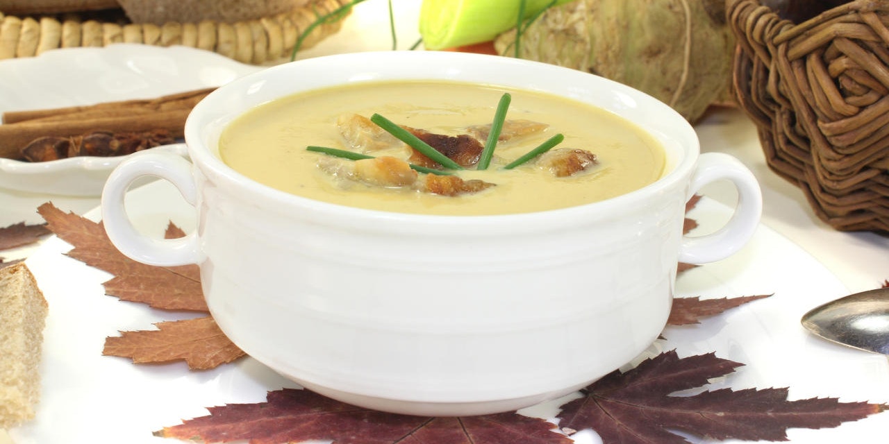 Ob suchen, sammeln, basteln, schälen oder essen: Viele verbinden mit Kastanien Erinnerungen an die eigene Kindheit. Eignen sich Rosskastanien vor allem zum Basteln und Dekorieren, ist aus Esskastanien rasch eine Suppe oder ein Dessert gezaubert.