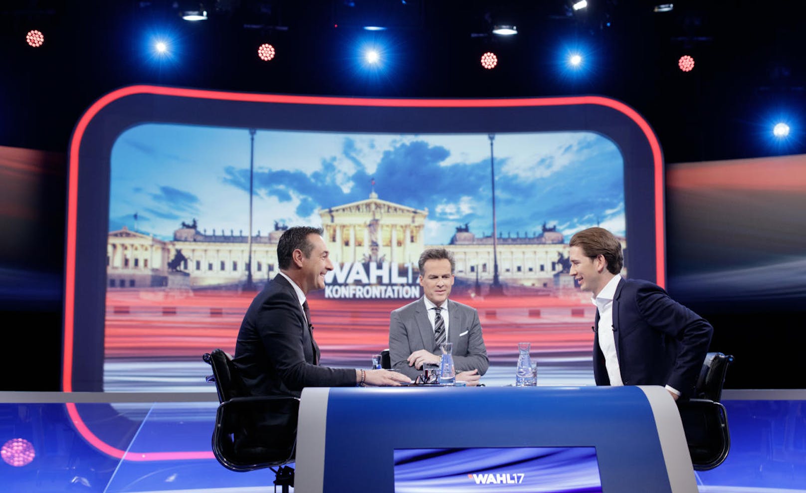 Heinz-Christian Strache (FPÖ) und Sebastian Kurz (ÖVP) im letzten TV-Duell vor der Wahl (10. Oktober).