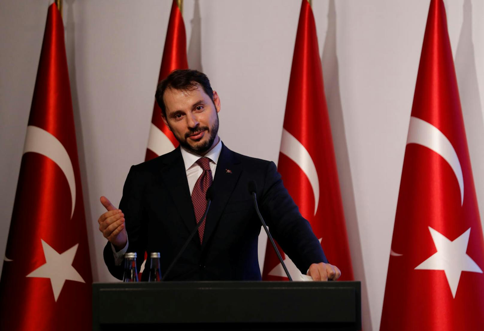 Will den Kursverfall der Lira stoppen: Der türkische Finanzminister und Erdogan-Schwiegersohn Berat Albayrak.