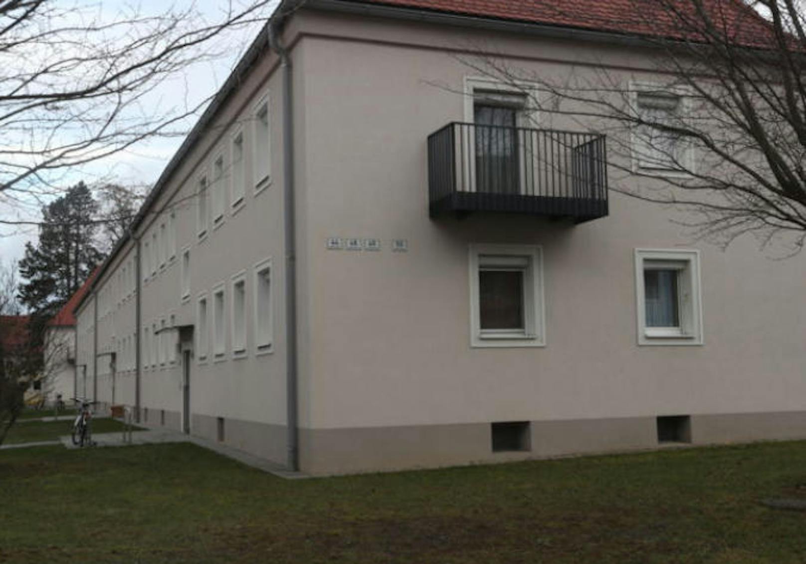 Wie die Polizei berichtet, wurde am Sonntag um 23 Uhr in Steyr-Münichholz eine 16-Jährige von ihrer Mutter in ihrem Zimmer tot aufgefunden.