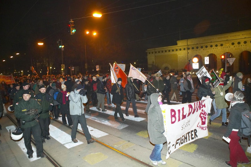 Die Donnerstagsdemos erleben aktuell ein Revival. Jeden Donnerstag gehen hunderte Unzufriedene auf die Straße, um ihrem Ärger mit der türkis-blauen Regierung kundzutun.