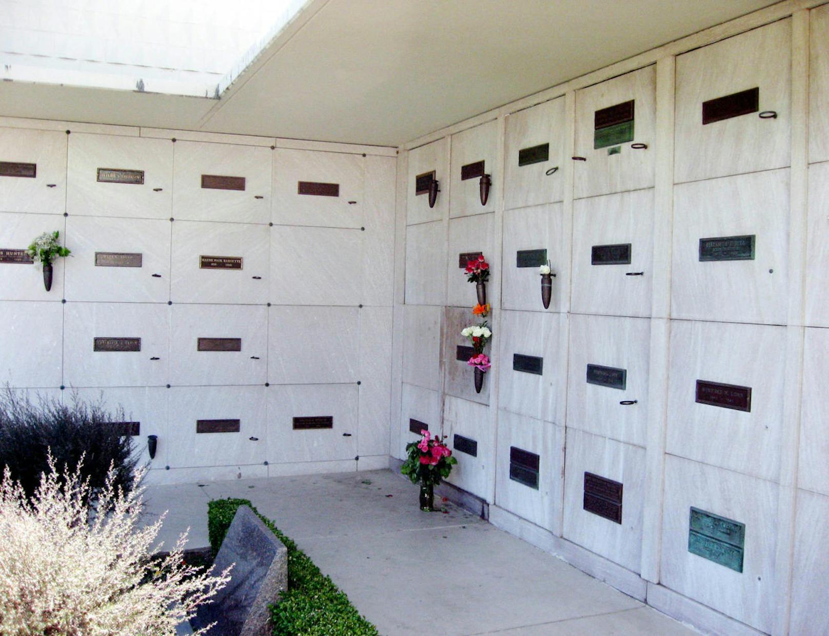 Marilyn Monroe's grave  Westwood Village Memorial Park 