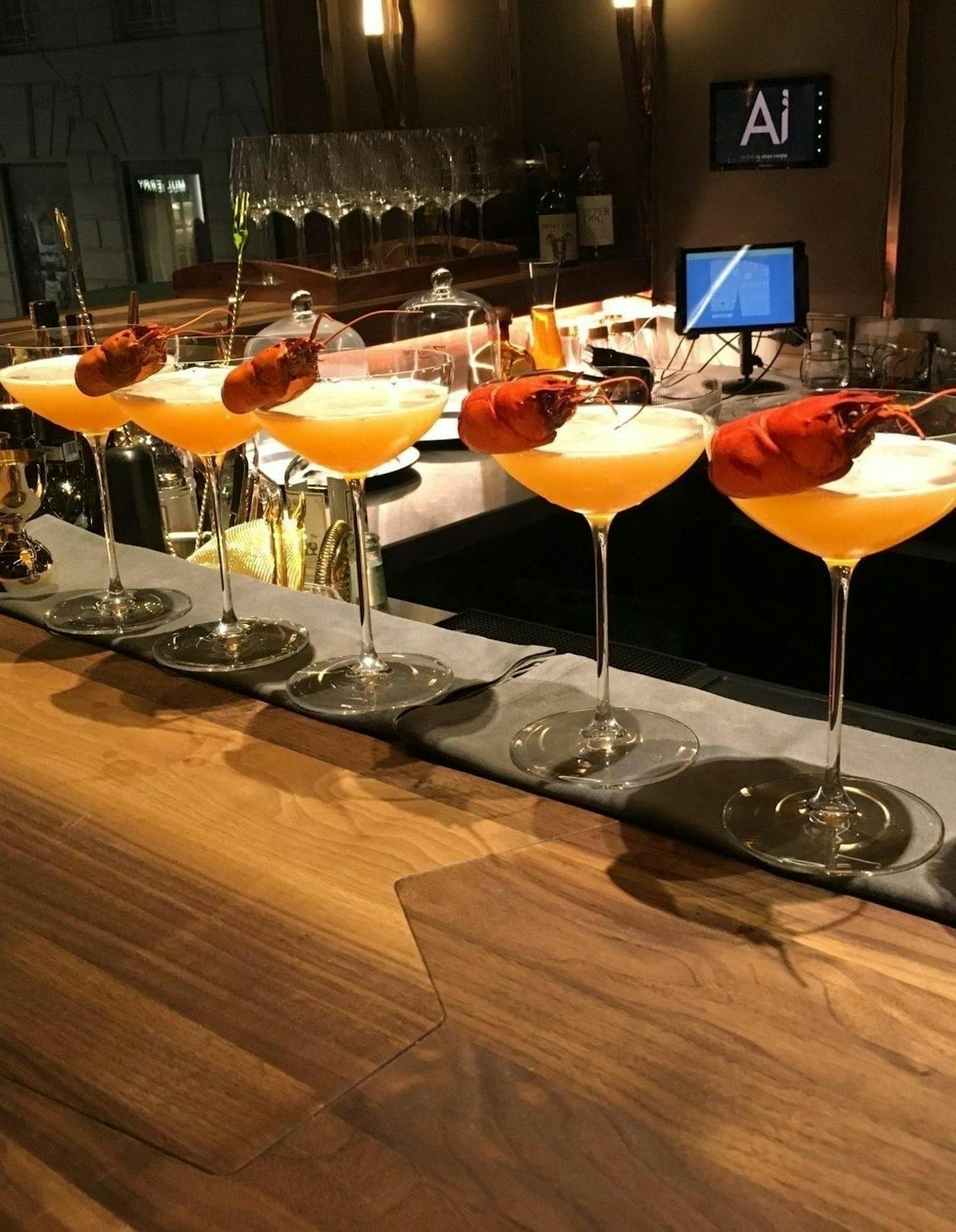Die klangvollen Signatur-Cocktails verzaubern als "One Night in Bangkok", ...