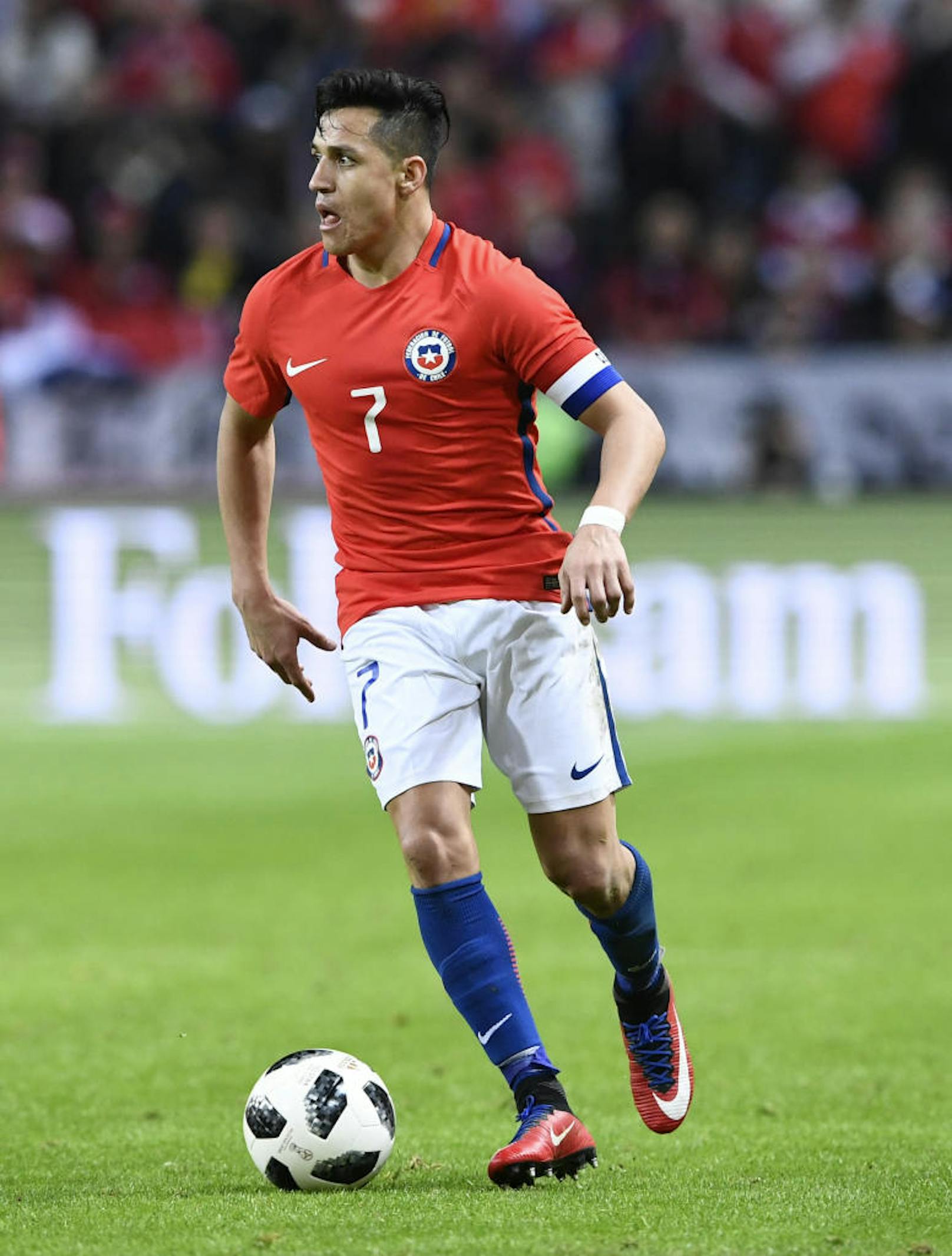 <b>Alexis Sanchez</b>: Der Flügelflitzer im Dienst von Manchester United wird die WM ebenso wie Teamkollege Vidal von der Couch verfolgen müssen. Selbst seine 13 Tore in 14 Spielen haben nicht gereicht, um Chile nach Russland zu schießen.