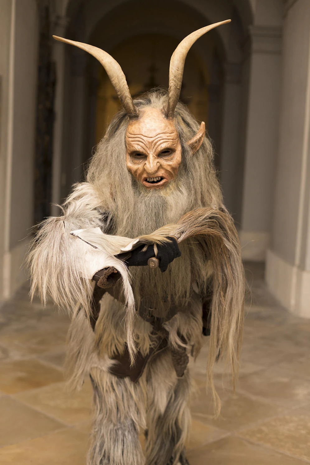 Betrug mit Perchten- und Krampusmasken und -fellen (Symbolfoto!!)