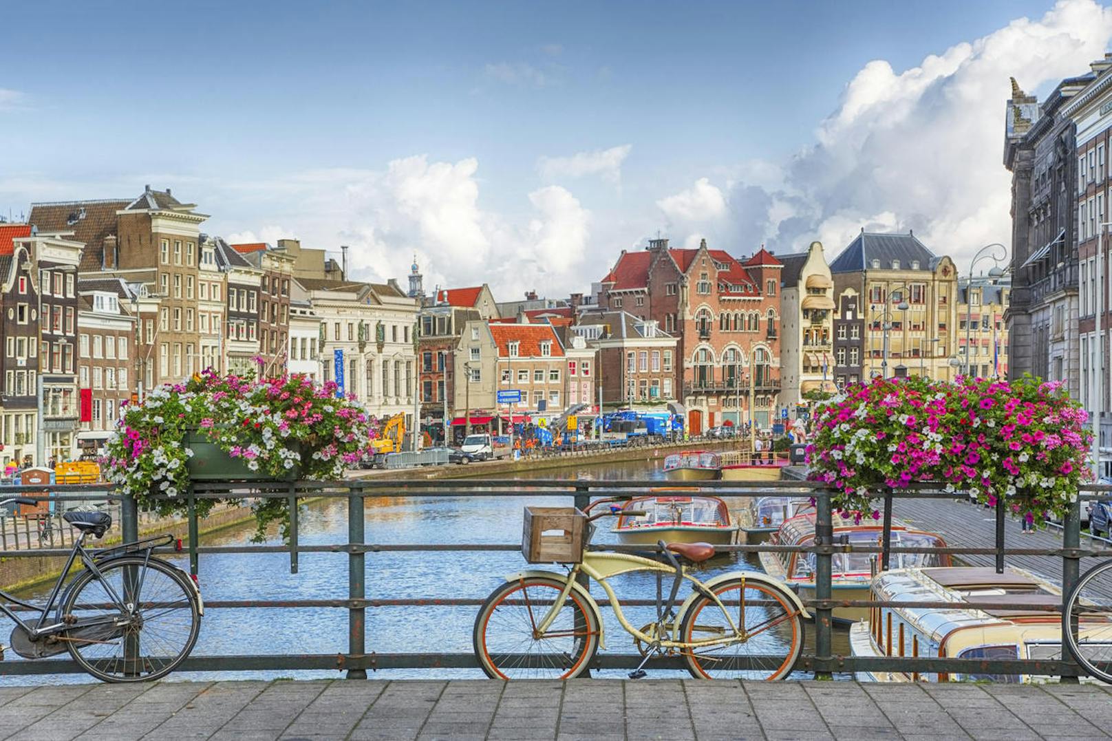 Jährlich besuchen rund 18 Millionen Gäste die niederländische Hauptstadt.
