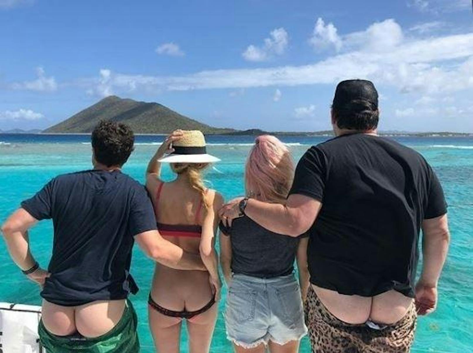 11.05.2018: So freizügig zeigen sich Jason Biggs, seine Frau Jenny Mollen, ihre Schwester Samantha und Partner Doron im Karibik-Urlaub.