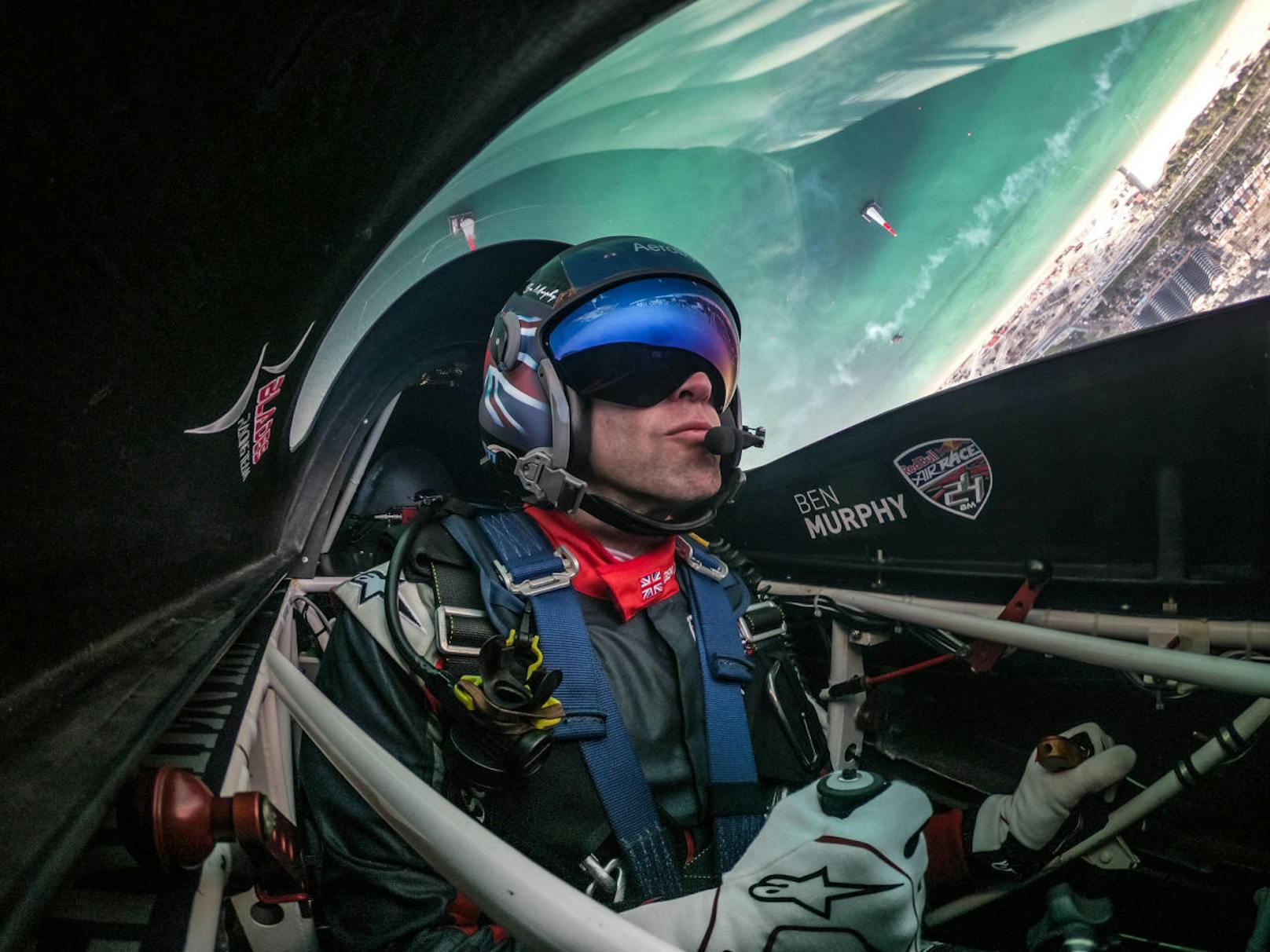 Ben Murphy (GBR) beim Trainingstag der ersten Runde der Red Bull Air Race World Championship in Abu Dhabi, Vereinigte Arabische Emirate am 01. Februar 2018. (Foto: Joerg Mitter / Red Bull Content Pool)