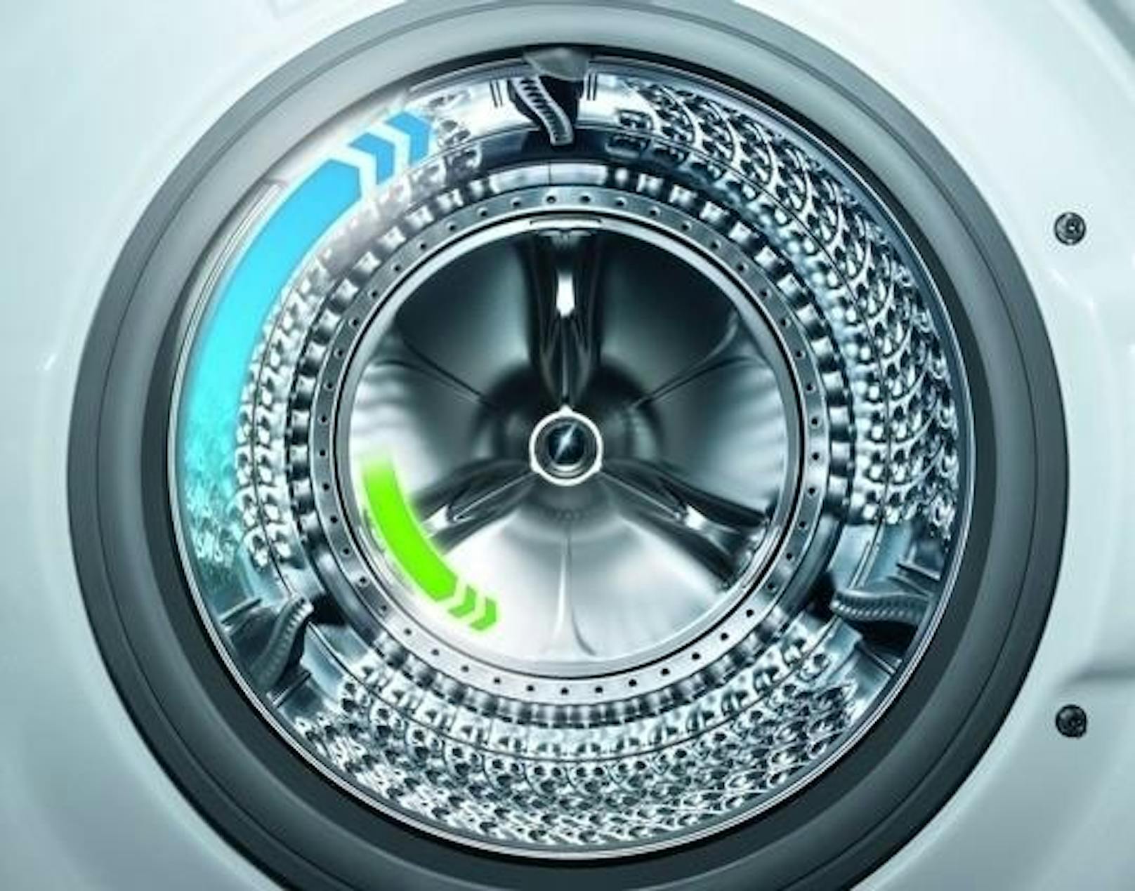 Samsung präsentiert Waschmaschinen mit QuickDrive-Technologie: Bis zu 5 kg Wäsche in nur 39 Minuten; AddWash-Tür, WiFi-Steuerung und automatische Waschmitteldosierung inklusive. Die Samsung QuickDrive Waschmaschine ist mit einer besonderen Rückwand ausgestattet, die sich unabhängig von der Trommel dreht und somit eine multidimensionale Wäschebewegung erzeugt. Ohne Kompromisse in der Sauberkeit wird die Waschzeit bei gleichbleibender Waschleistung bis auf die Hälfte reduziert. Einige Modelle des neuen QuickDrive Line-ups sind bereits in Österreich erhältlich.