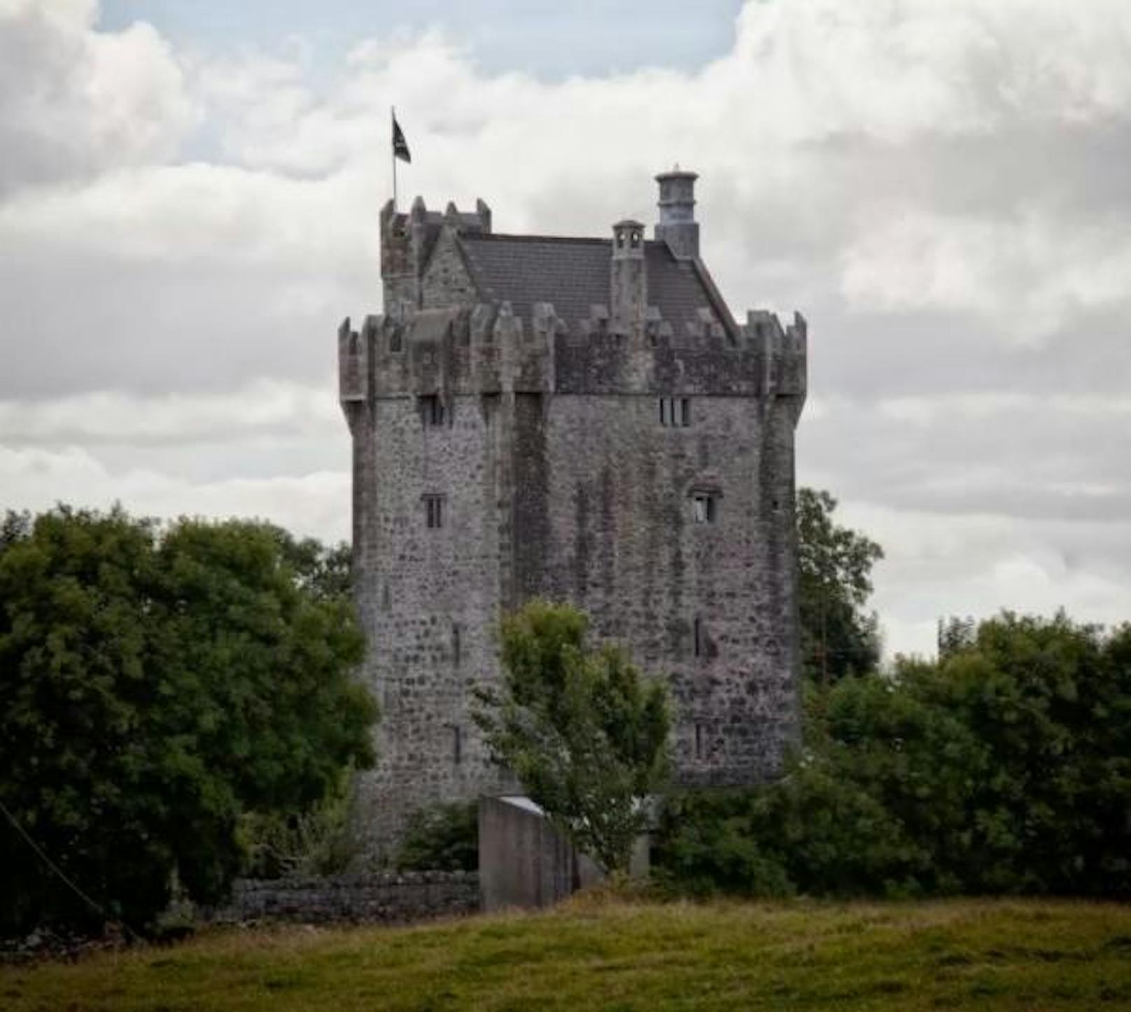 <b>Cahir Castle, Galway, Irland</b>
Etwas älter ist dieses Schloss: Das Cahir Castle wurde im späten 15. Jahrhundert gebaut. Peter, der Besitzer, lebt bereits seit 20 Jahren dort.