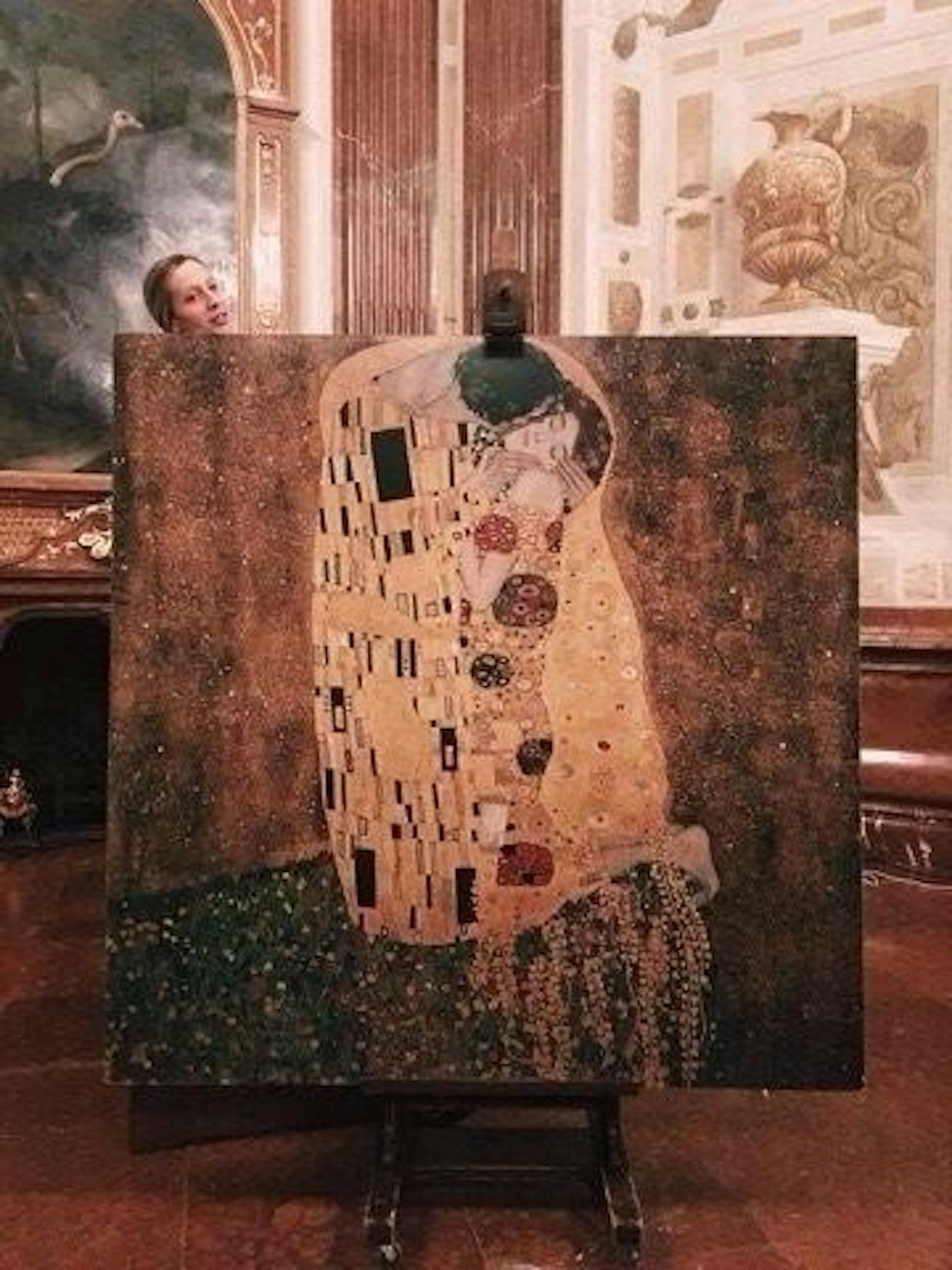 Ausgangspunkt für das Stück ist der 100. Todestag von Gustav Klimt -  hier sein berühmtestes Werk, der Kuss
