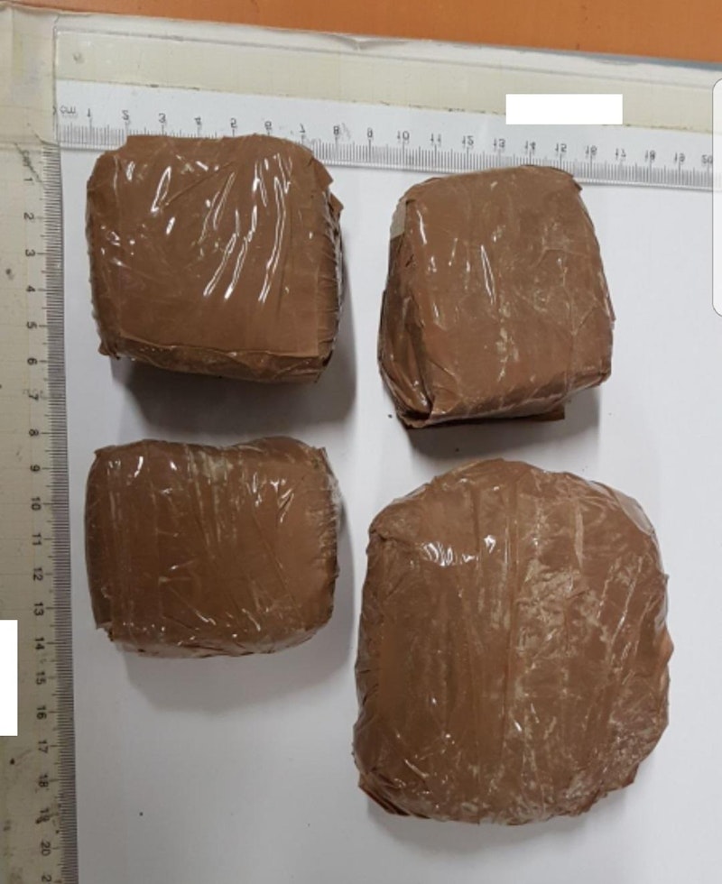 Diese Packungen Heroin waren in einem Haufen Bauschutt versteckt.