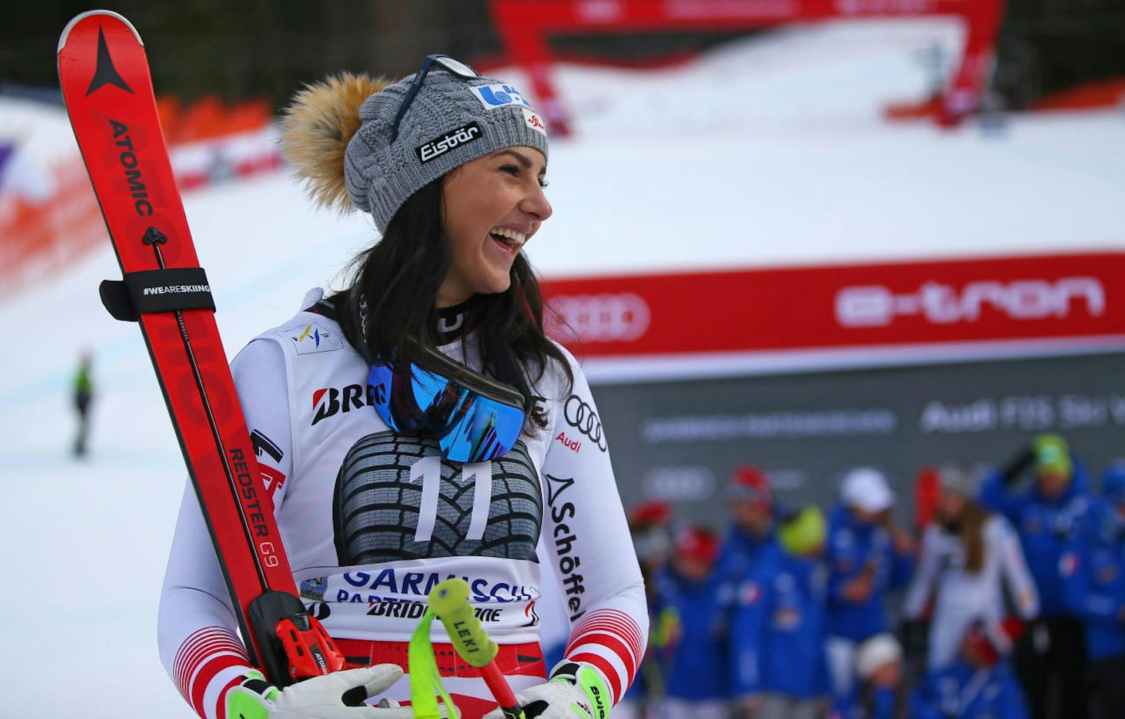 Die nächste Premiere gab es 24 Stunden später. Stephanie Venier freute sich über ihren ersten Weltcup-Sieg überhaupt. Die Tirolerin setzte sich in der Abfahrt vor Olympiasiegerin Sofia Goggia aus Italien durch.

<b><i>Garmisch, Abfahrt (27.1.2019)</i></b>
<b>1. Stephanie Venier</b>
2. Sofia Goggia (It)
3. Kira Weidle (D)
