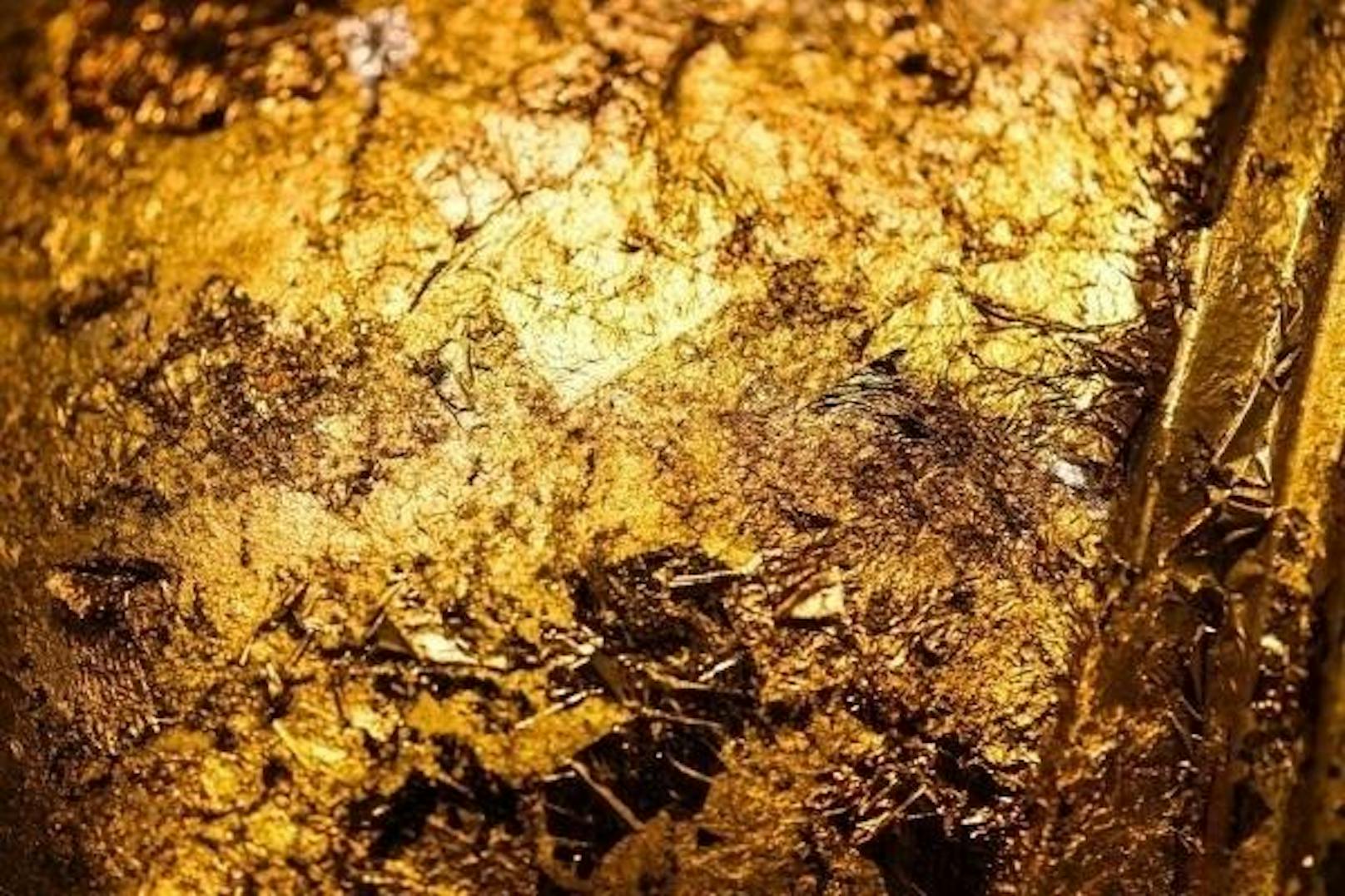 Gold wird beispielsweise dafür verwendet, um stark beanspruchte Stellen zu legieren. Denn das Edelmetall bietet eine sehr gute Leitfähigkeit und korrodiert nicht.