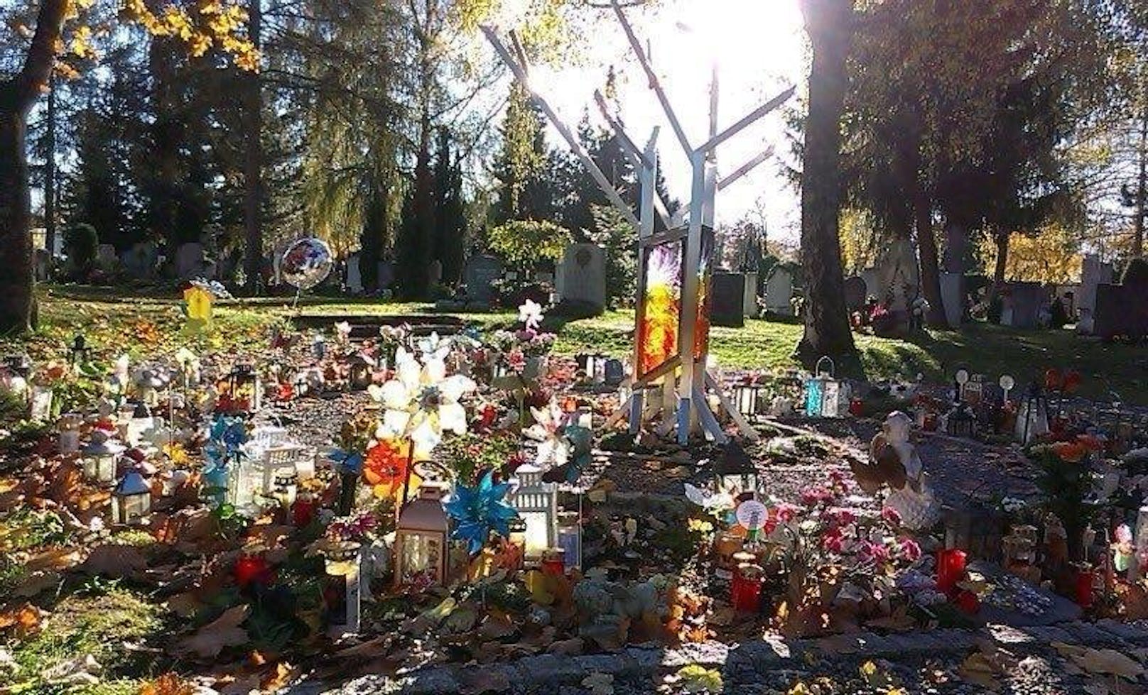 Am Welser Stadtfriedhof gibt es eine Gedenkstätte für Sternenkinder.