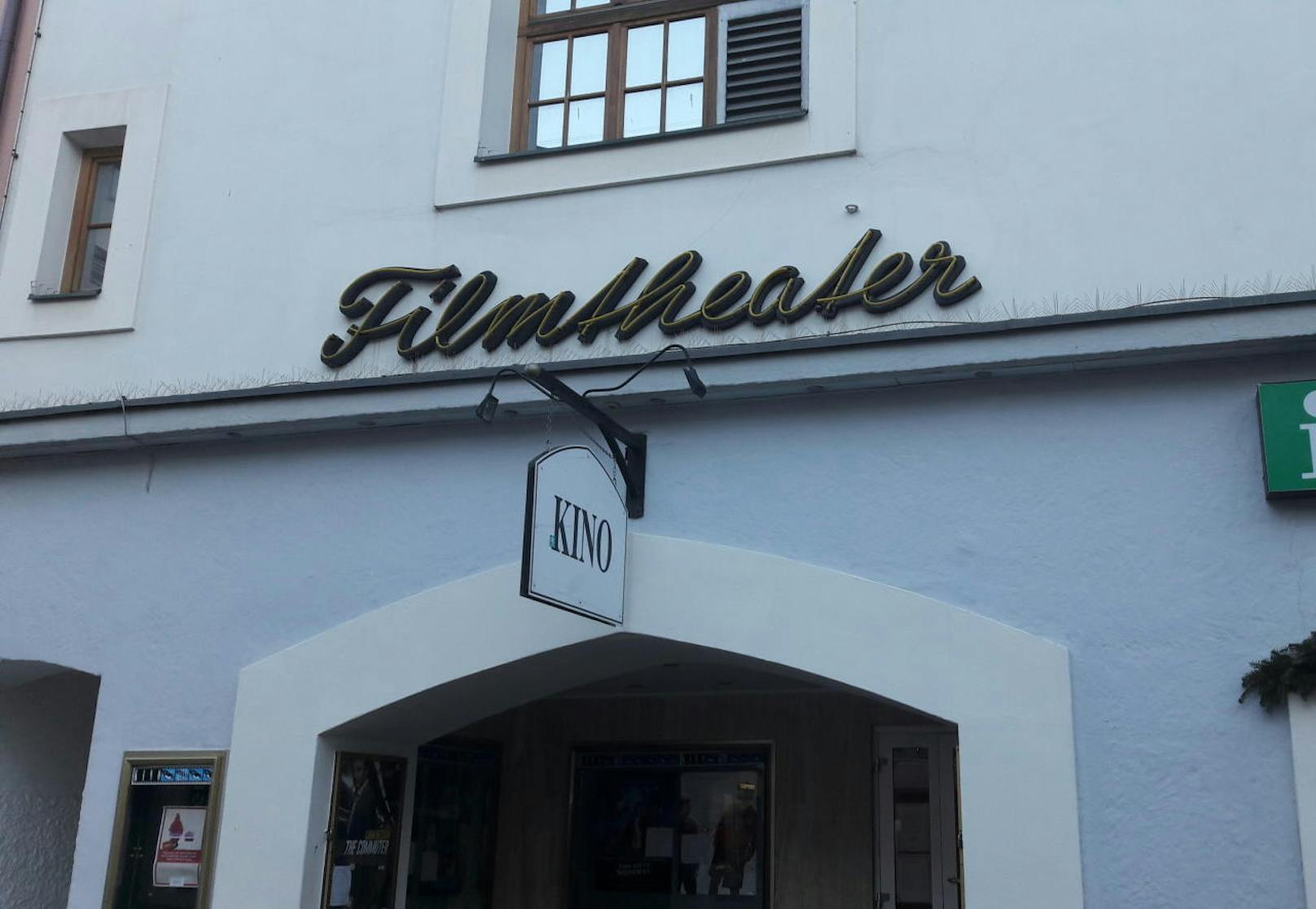 Filmtheater, besser bekannt als Kino.