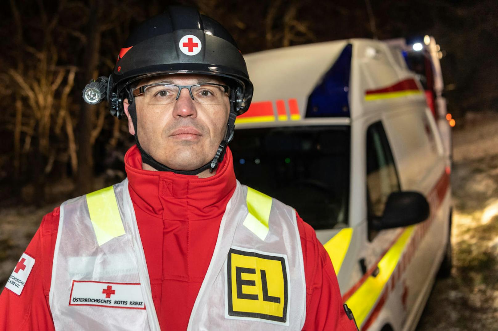"Zwei Personen wurden zur Versorgung in das Klinikum Amstetten gebracht", so der Einsatzleiter der Rettung OVD Klemens Landgraf.