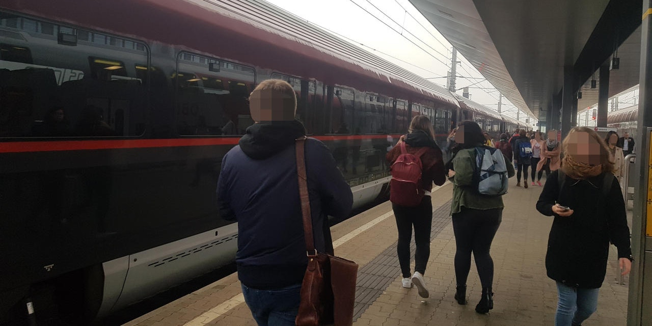 Ende einer kuriosen Fahrt: Der Railjet in Sankt Pölten.