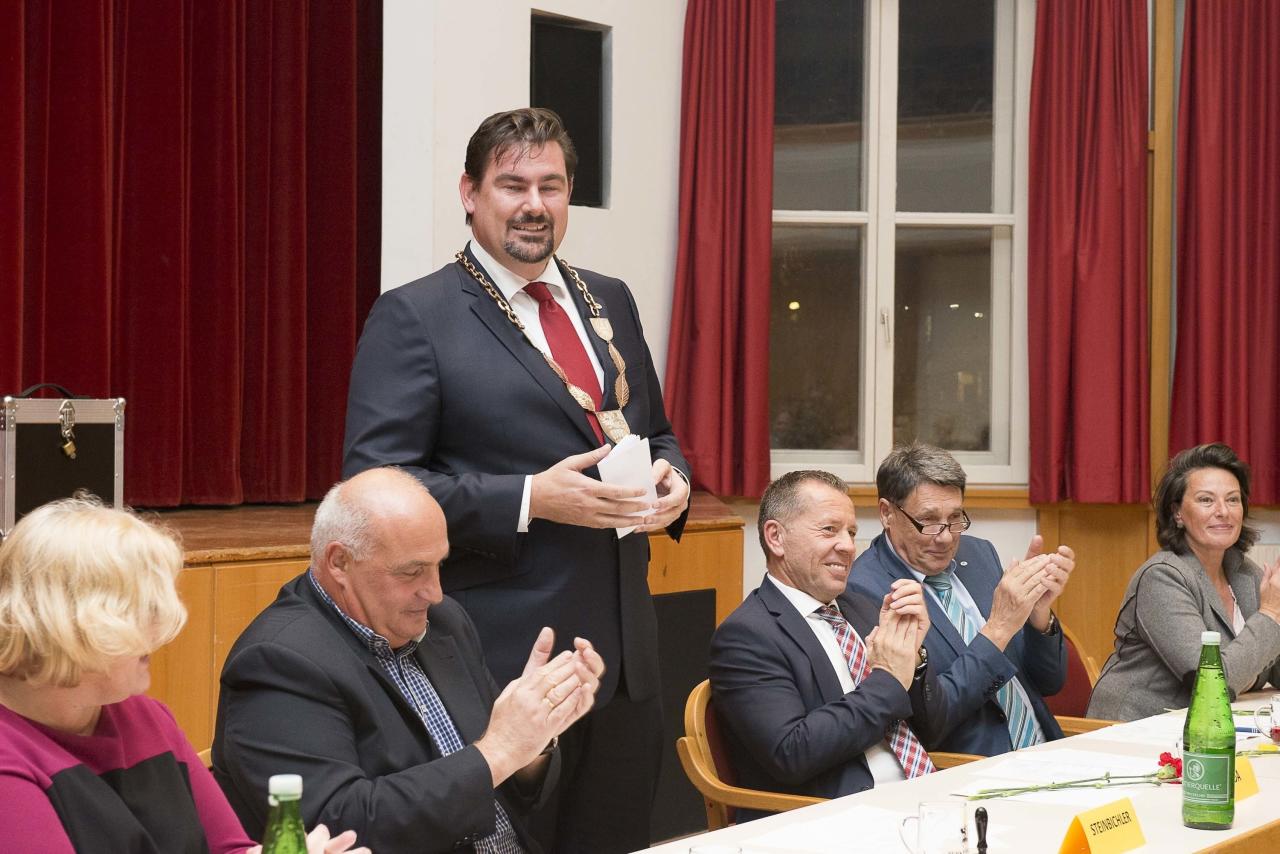 Bürgermeister Stefan Steinbichler (SPÖ) trat am Montag, 22. Juni 2026, überraschend zurück.