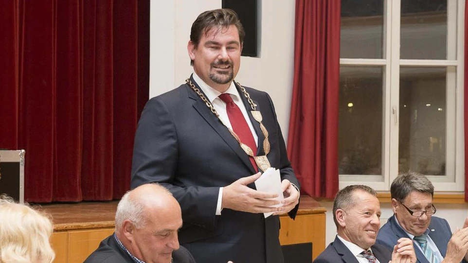 Heute.at - Nach Bürgermeister-Rücktritt: Frage um Nachfolge