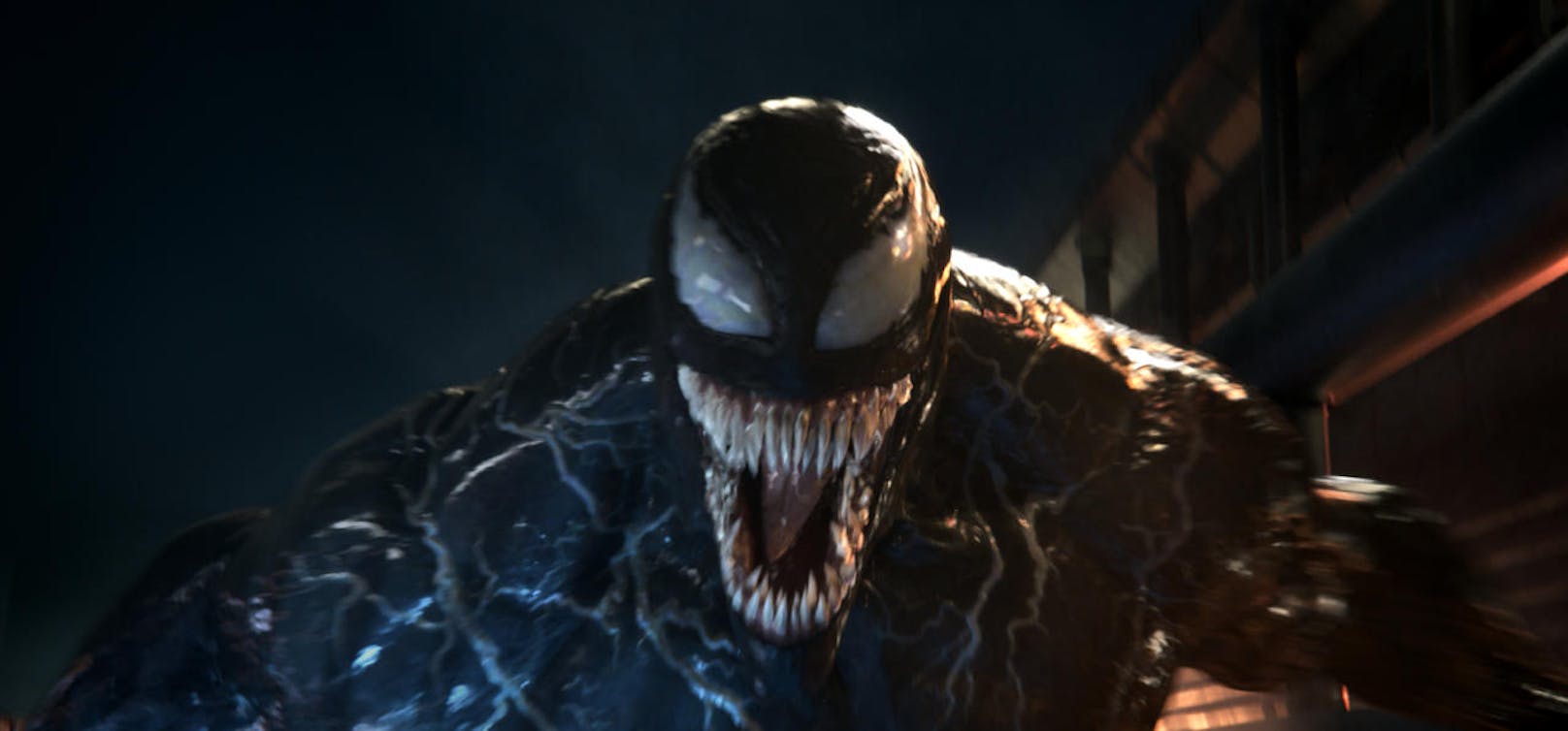 Ein Muskelberg mit spitzen Zähnen und Lust auf Action: Venom ist da!