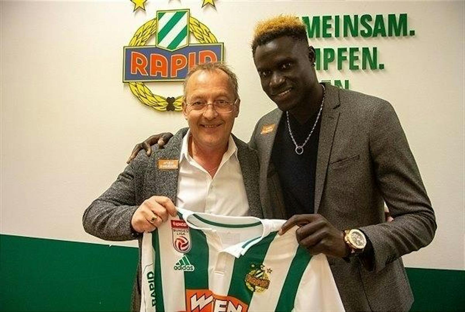 Am letzten Tag der Transferzeit klappte es doch noch. Aliou Badji vom schwedischen Verein Djurgardens IF unterschrieb bis 2022. Der Senegalese kostete kolportierte 1,5 Millionen Euro.