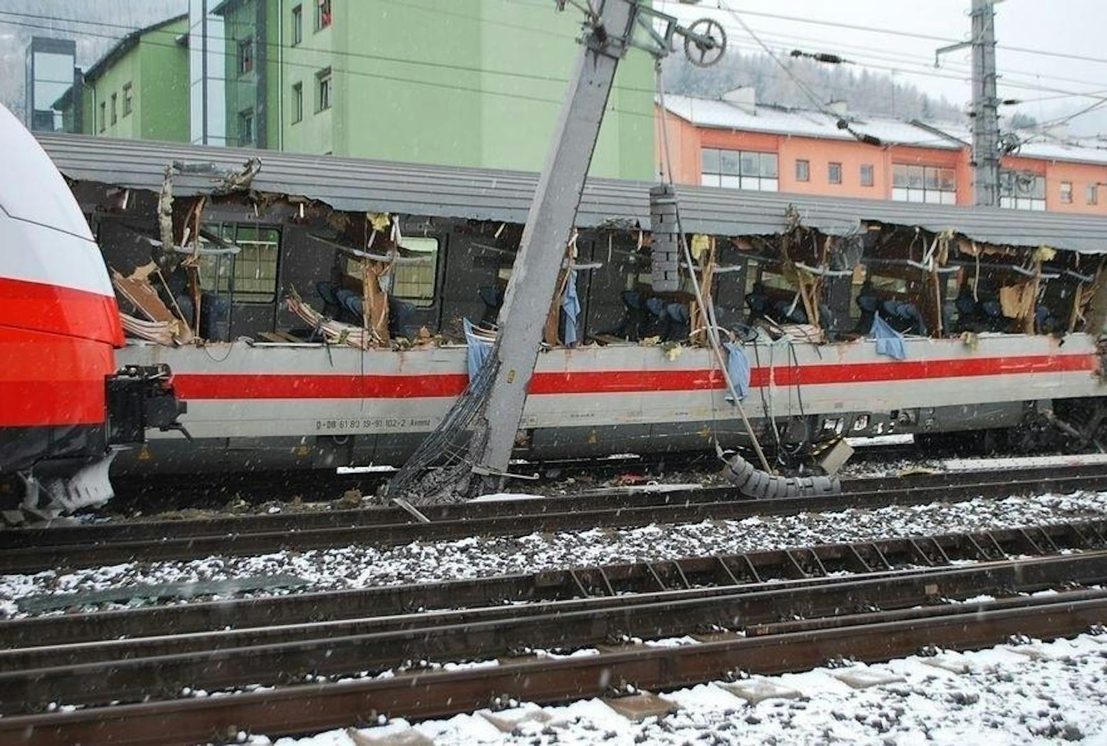 Am Montag ist es im steirischen Niklasdorf zu einem schweren Zugunglück gekommen.