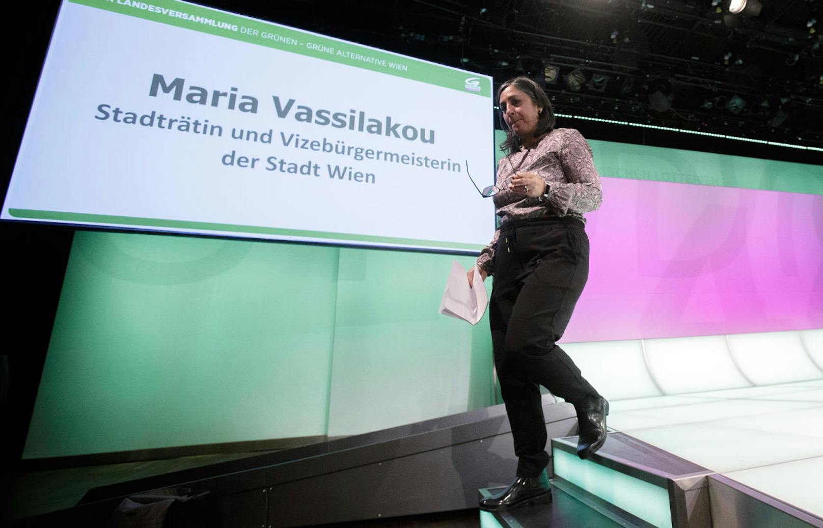 <b>November: Wiener Grüne putschen gegen Vizebürgermeisterin Maria Vassilakou
</b>Eine grüne Gruppierung forderte den Rücktritt von Vassilakou. Doch sie ließ sich davon nicht beeindrucken.  <a href="https://www.heute.at/oesterreich/wien/story/Gruene-stellen-Antrag-auf-Ruecktritt-von-Vassilakou-51572795">Hier geht's zur Geschichte</a>