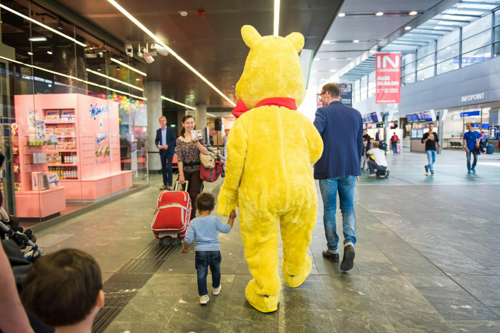 Am Freitag findet das Welttreffen der Maskottchen in der BahnhofCity Wien Hauptbahnhof statt. Benjamin Blümchen, Biene Maja, Wickie, Super Mario sind dabei!
