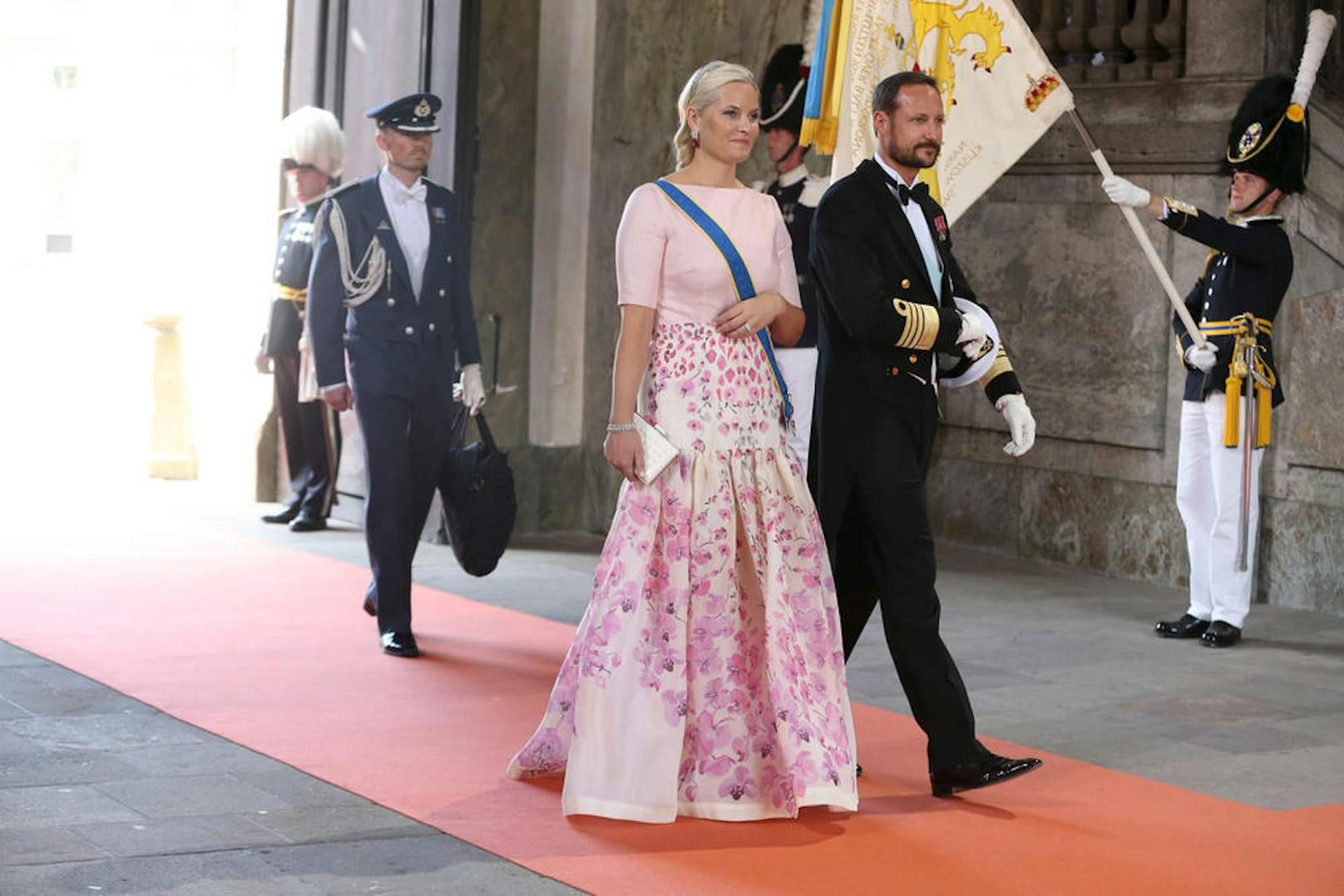 Am 25. August hatte auch das norwegische Königshaus etwas zu feiern. Kronprinz Haakon und seine Frau Mette-Marit zelebrierten ihren 15. Hochzeitstag mit der Familie. 
