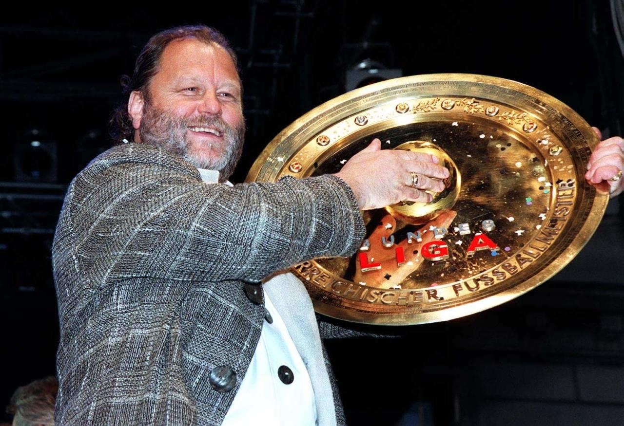 Hannes Kartnig mit dem Meisterteller 1998.