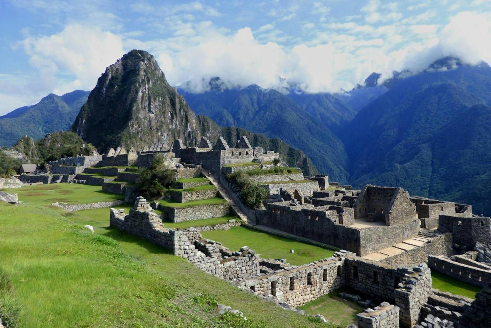 Vielleicht habt ihr schon genug von den Bildern des Machu Picchu, aber das sollte euch nicht davon abhalten, den alten Weg der Inka zu gehen und dieses Wunder mit eigenen Augen zu sehen. <b>Peru</b> ist kein Geheimtipp und ziemlich touristisch, aber das macht es für Backpacker nicht weniger attraktiv.