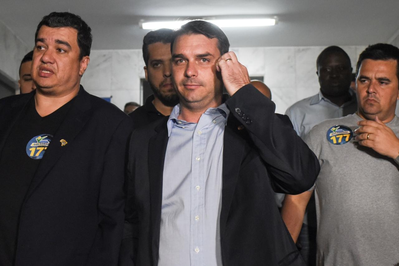 Präsidenten-Sohn Flávio Bolsonaro habe keine Symptome von Covid-19.<br>