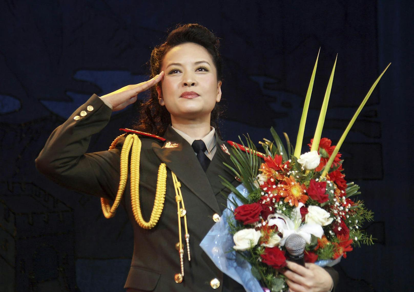 Peng Liyuan, Ehefrau von Chinas Staatspräsident Xi Jingpin, als Soldatin 