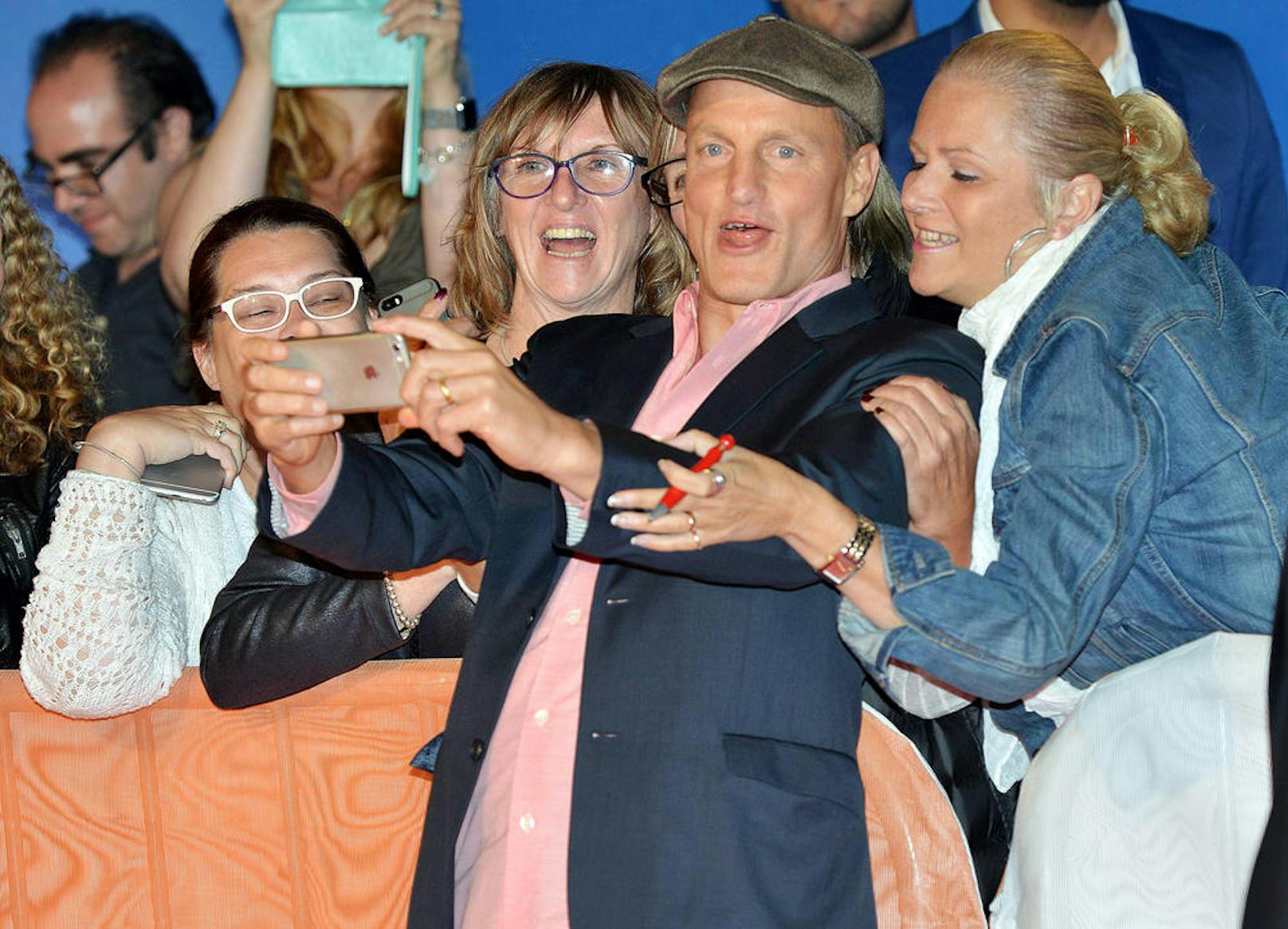 Woody Harrelson mit Fans im September 2016