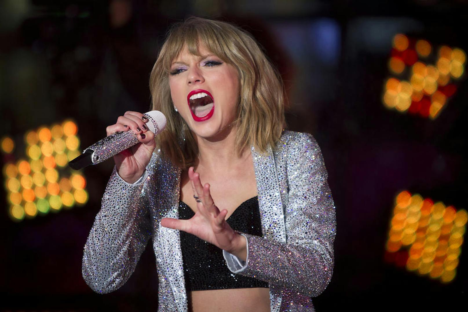 Taylor Swift soll im Backstagebereich von einem Radiommoderator begrabscht worden sein.